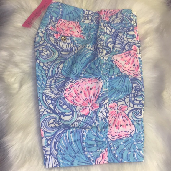 Lilly Pulitzer Raising Shell Chipper Shorts - Picture 4 of 7